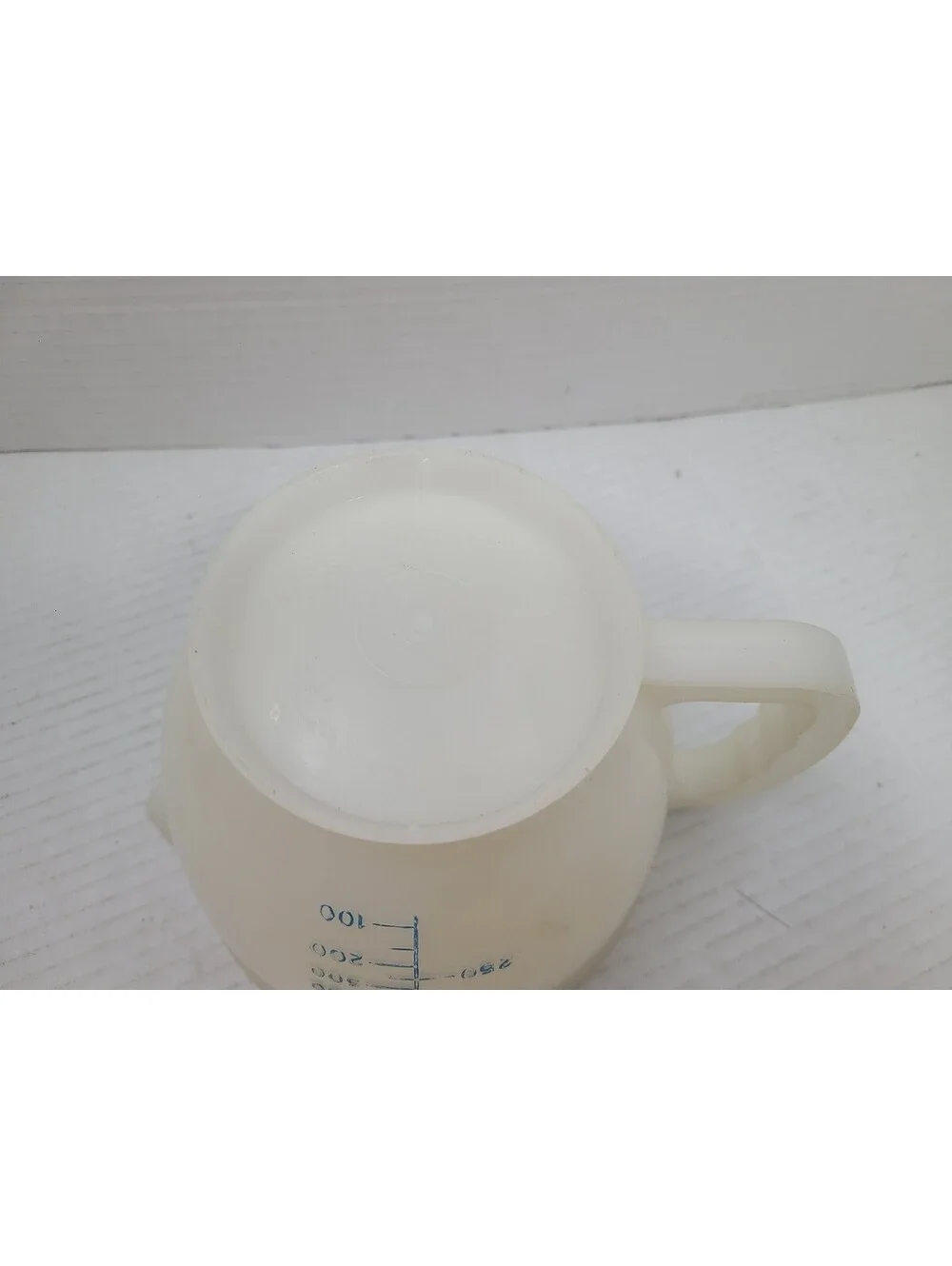 Vintage Tupperware Mix N Store 4 Cuo Measuring Pitcher Model 1288